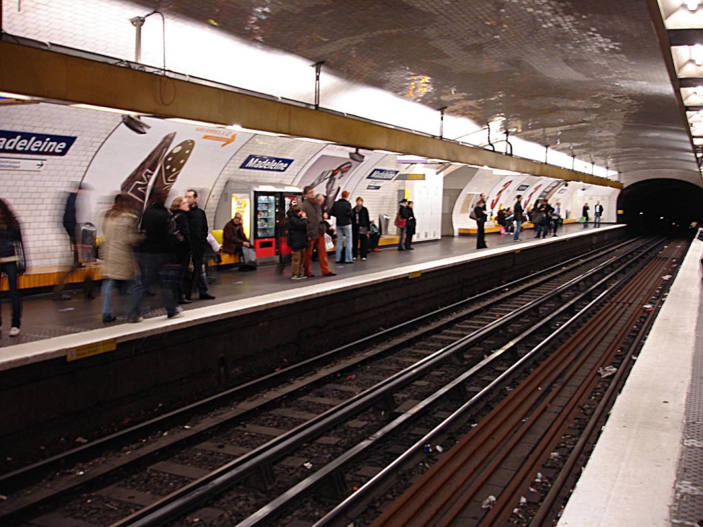 Metro_-_Paris_-_Ligne_8_-_station_Madeleine_01